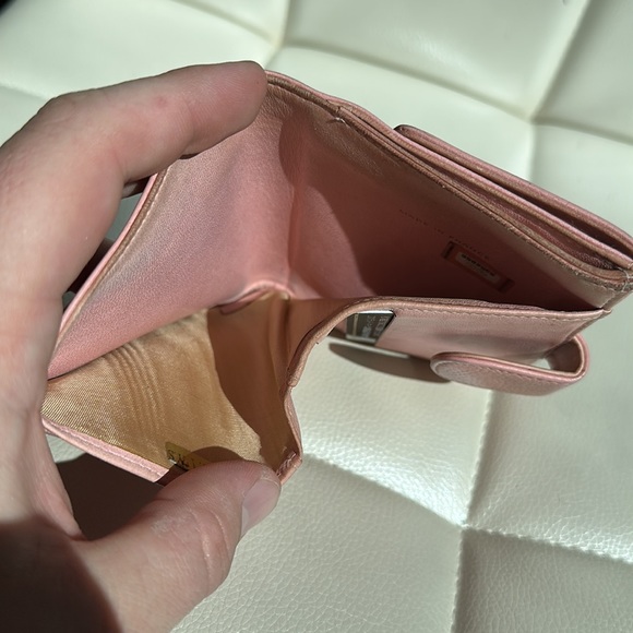 Chanel pink caviar compact wallet - Picture 10 of 11